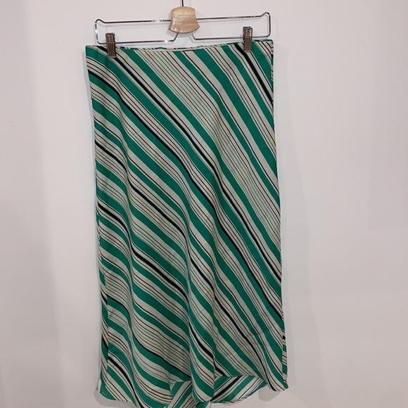 Skirt - Picture 2 of 2